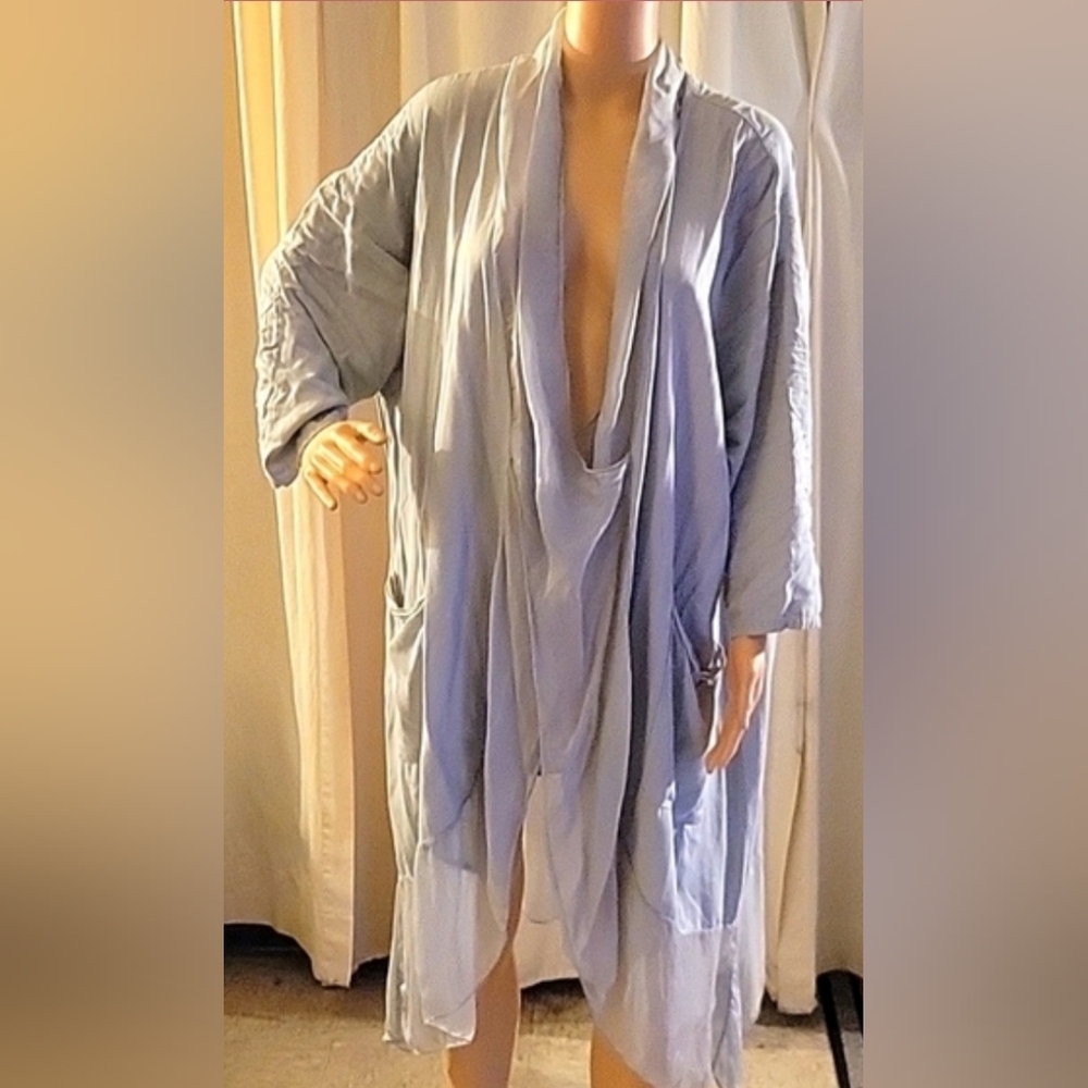 Women's Top Size One Size.